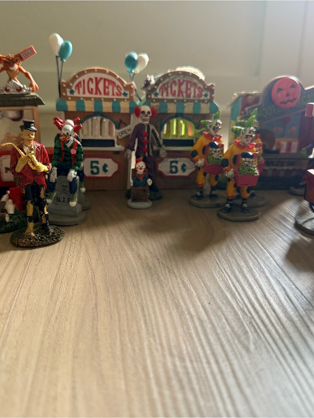 Lemax Carnival Clown Toy Figurine Set - Multicolor